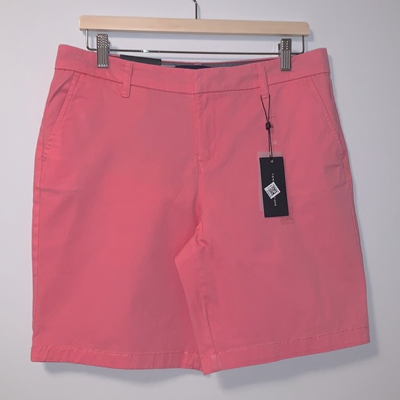 Tommy Hilfiger Hollywood Short. - Picture 1 of 6